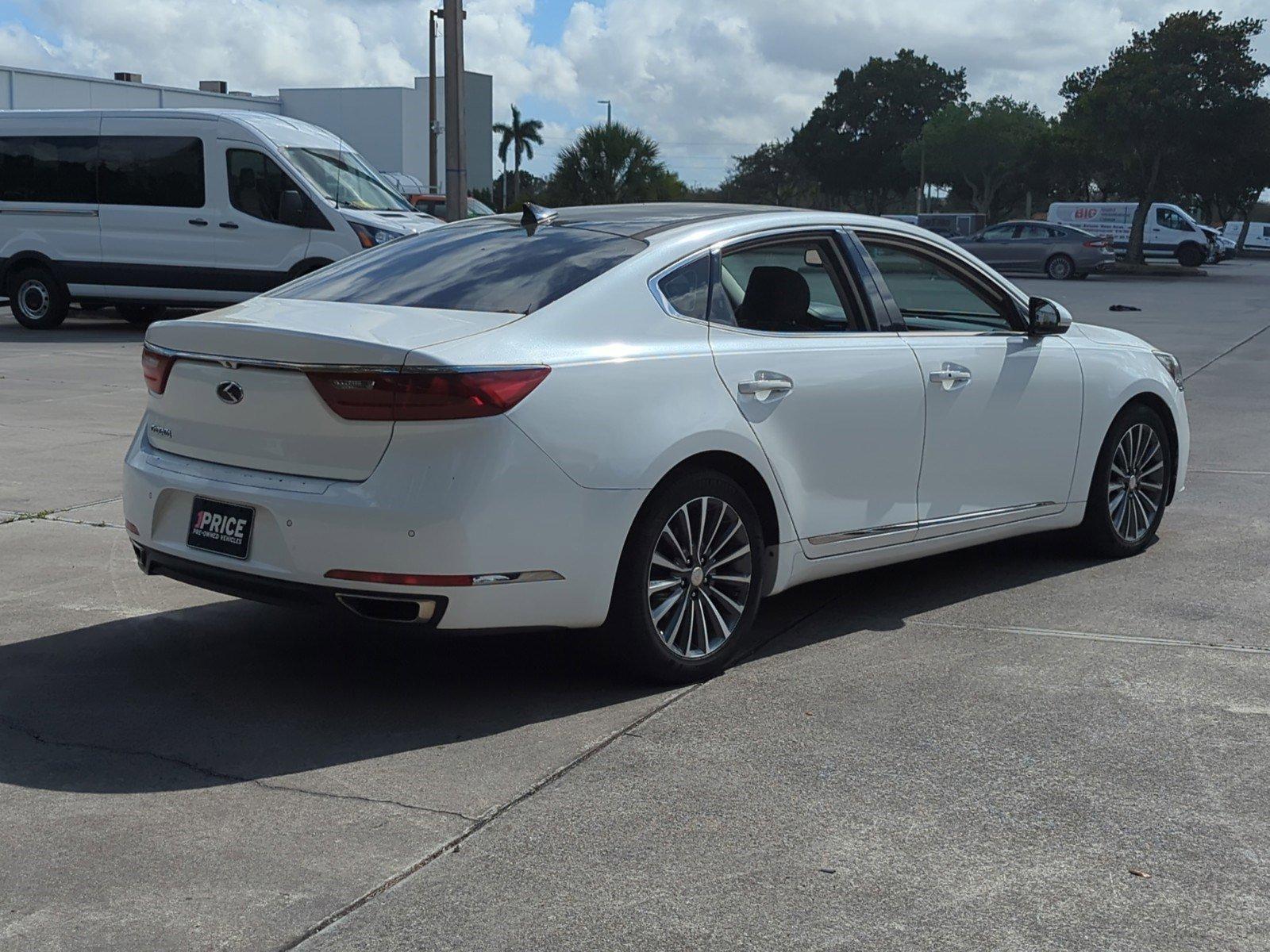 2017 Kia Cadenza Vehicle Photo in Margate, FL 33063