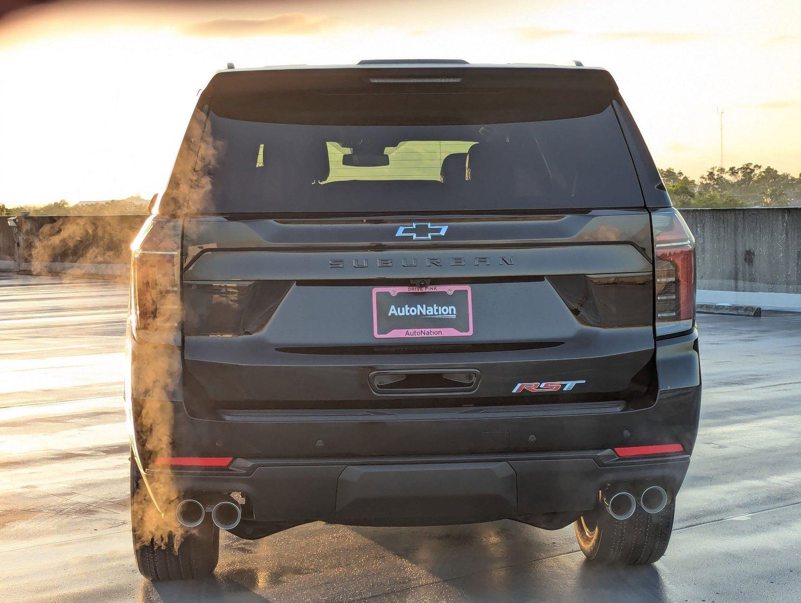 2025 Chevrolet Suburban Vehicle Photo in PEMBROKE PINES, FL 33024-6534