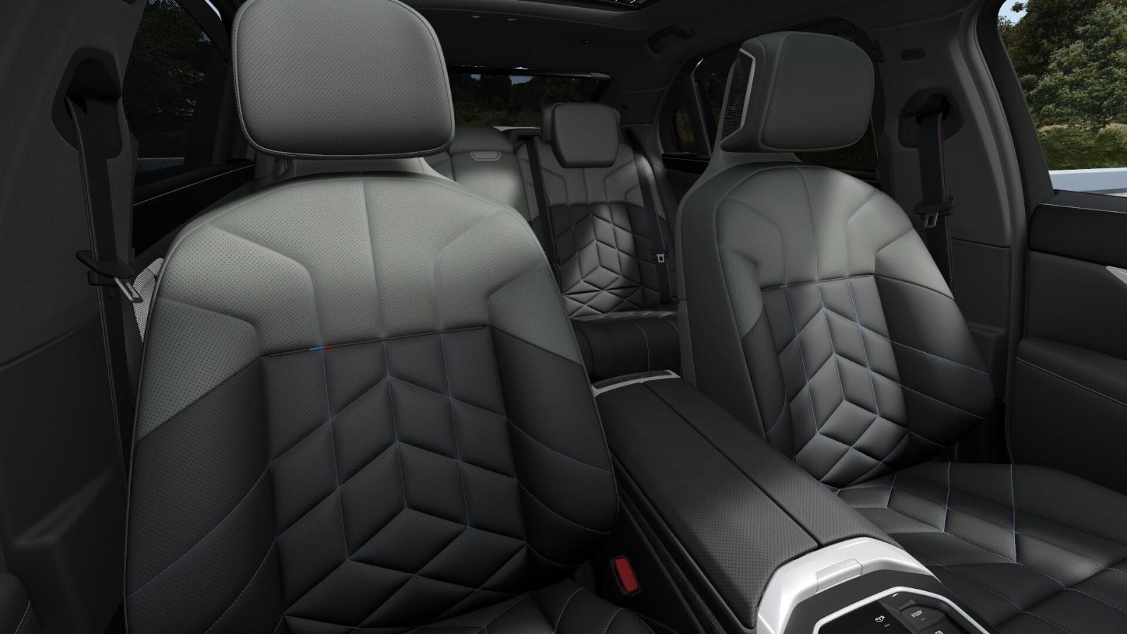 2025 BMW i7 Vehicle Photo in GRAPEVINE, TX 76051