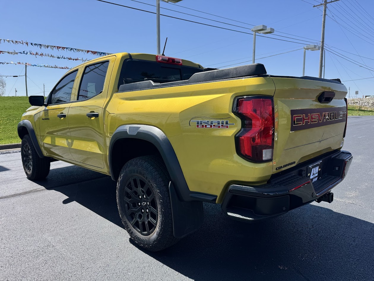2023 Chevrolet Colorado Vehicle Photo in BOONVILLE, IN 47601-9633