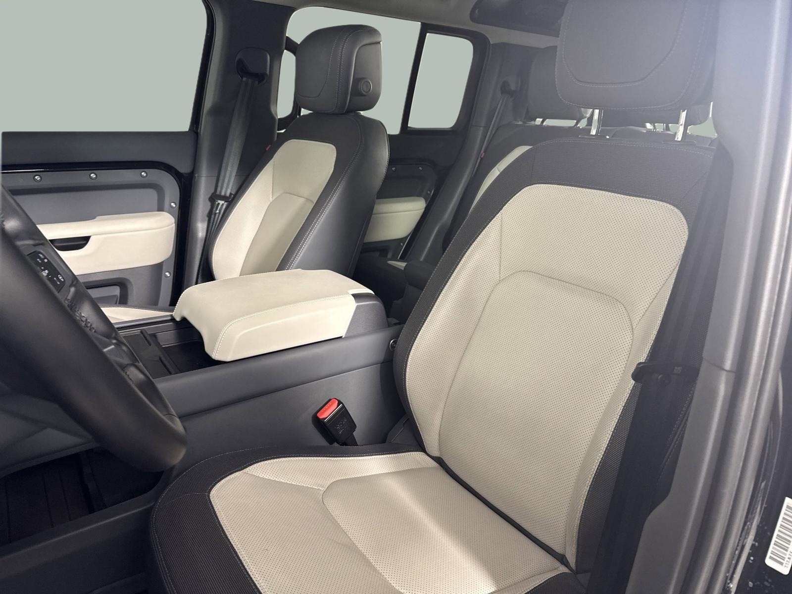 2024 Land Rover Defender Vehicle Photo in GEORGETOWN, TX 78626-7508