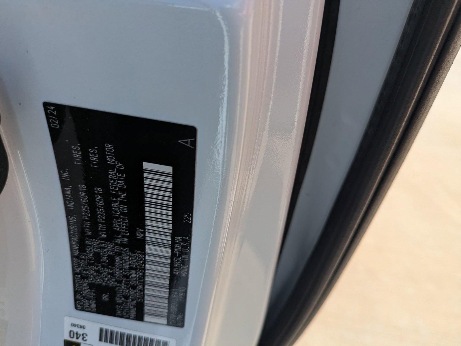 2024 Toyota Sienna Vehicle Photo in Winter Park, FL 32792
