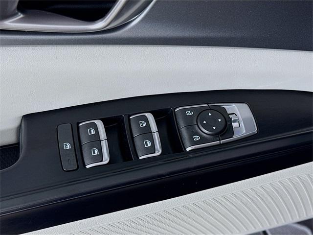 2023 Kia Carnival Vehicle Photo in Everett, WA 98204