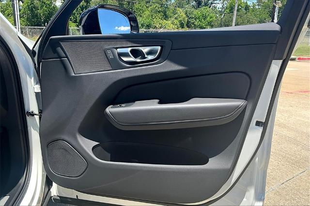 2025 Volvo XC60 Vehicle Photo in Houston, TX 77007