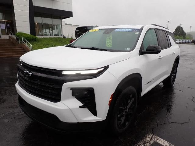 2024 Chevrolet Traverse Vehicle Photo in ZELIENOPLE, PA 16063-2910