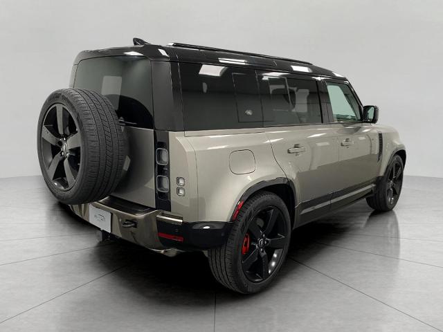 2024 Defender Vehicle Photo in Appleton, WI 54913