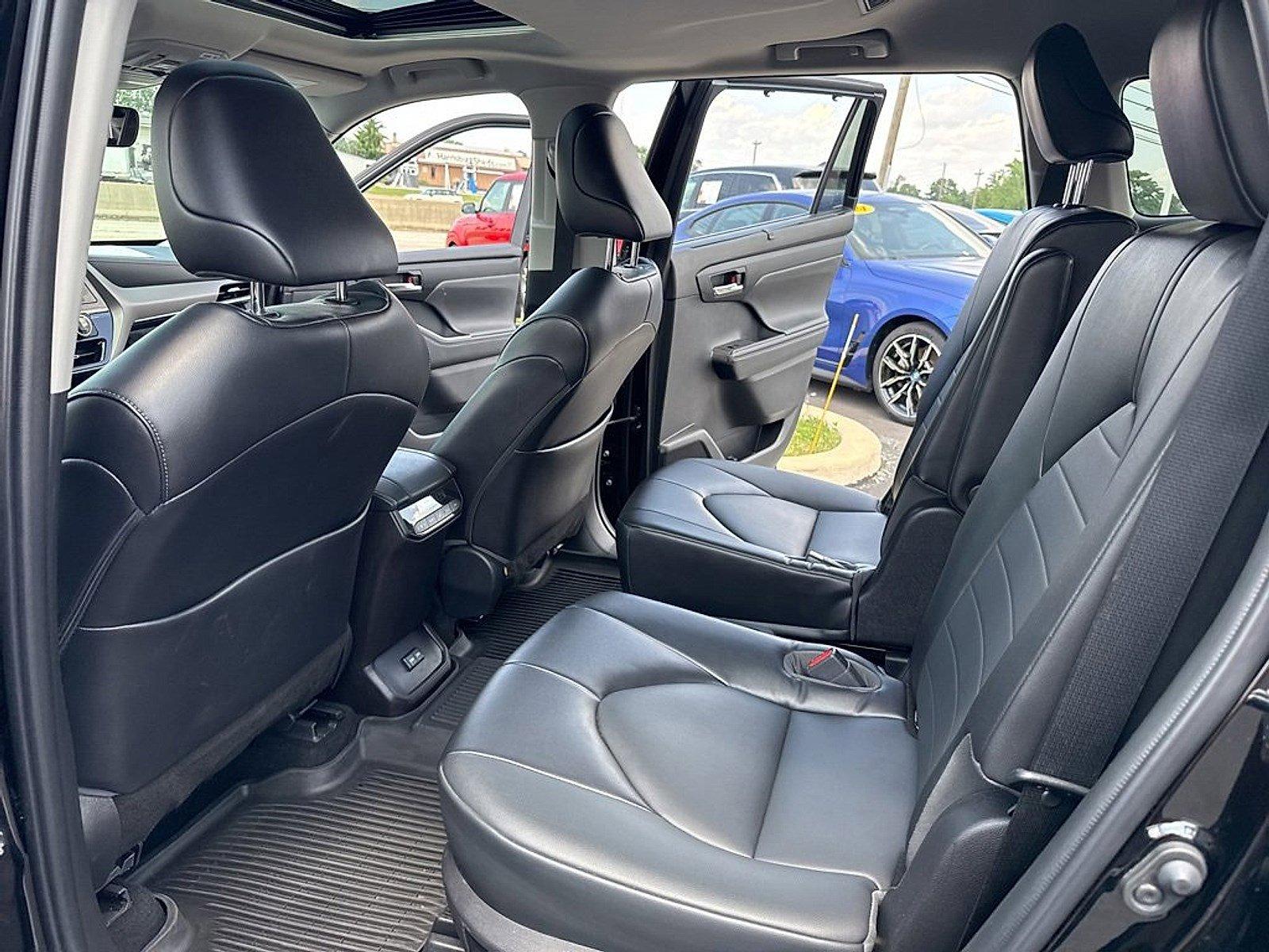 2022 Toyota Highlander Vehicle Photo in Harrisburg, PA 17111