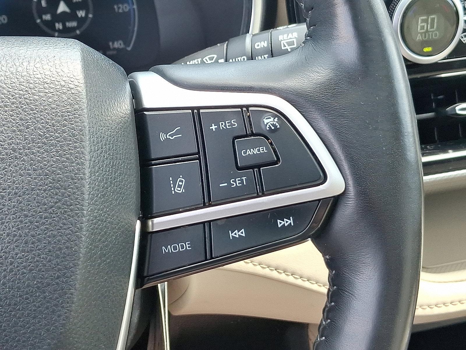 2024 Toyota Highlander Vehicle Photo in Trevose, PA 19053