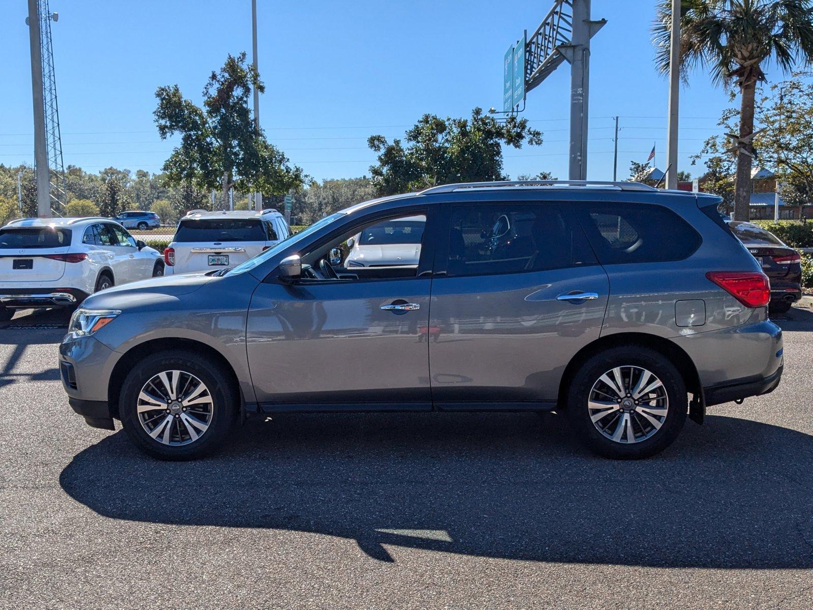 2017 Nissan Pathfinder Vehicle Photo in Wesley Chapel, FL 33544