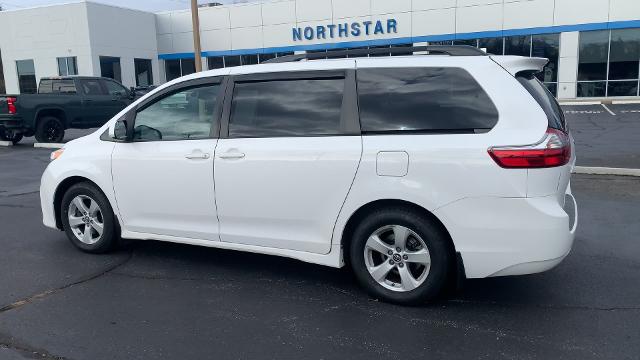 2020 Toyota Sienna Vehicle Photo in MOON TOWNSHIP, PA 15108-2571