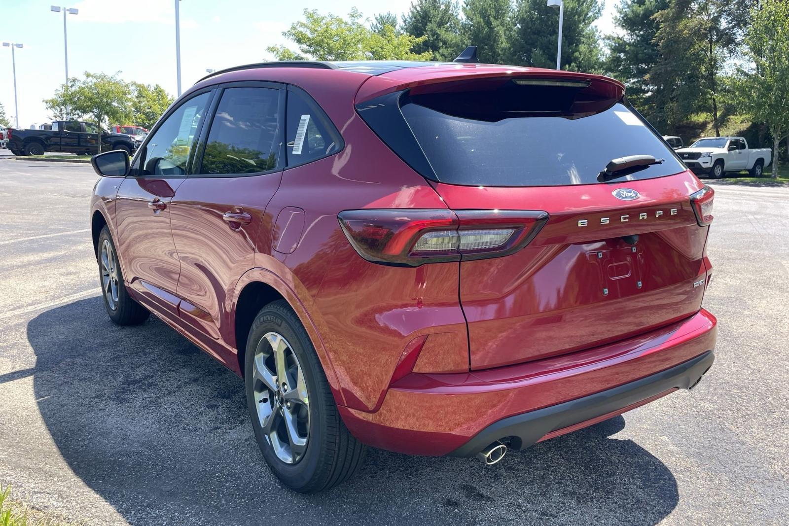 2024 Ford Escape Vehicle Photo in Belle Vernon, PA 15012