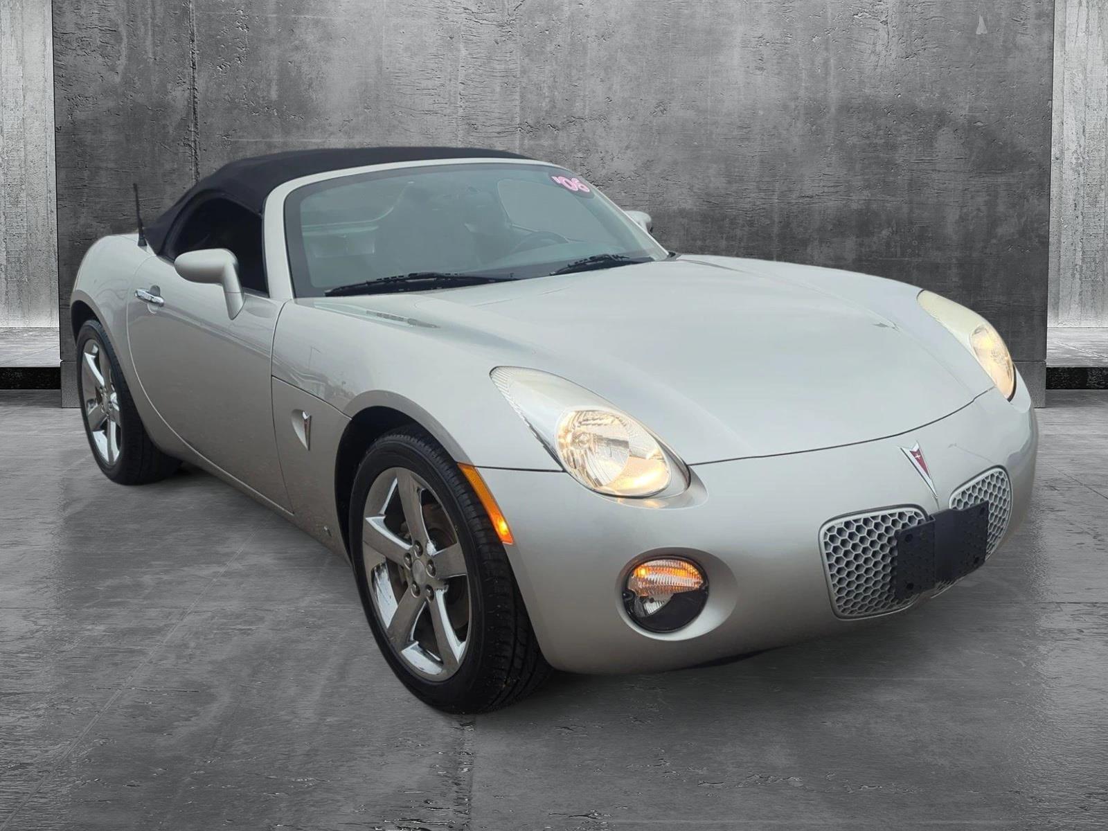 2006 Pontiac Solstice Vehicle Photo in Memphis, TN 38115