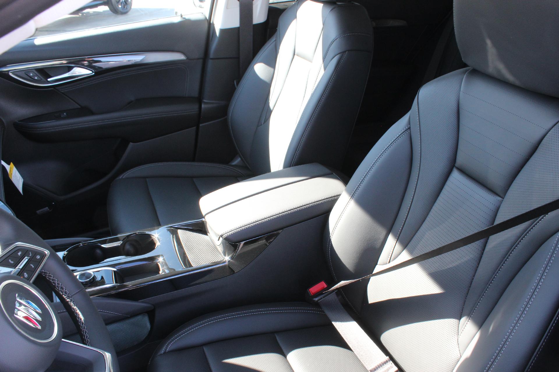 2025 Buick Envision Vehicle Photo in AURORA, CO 80012-4011