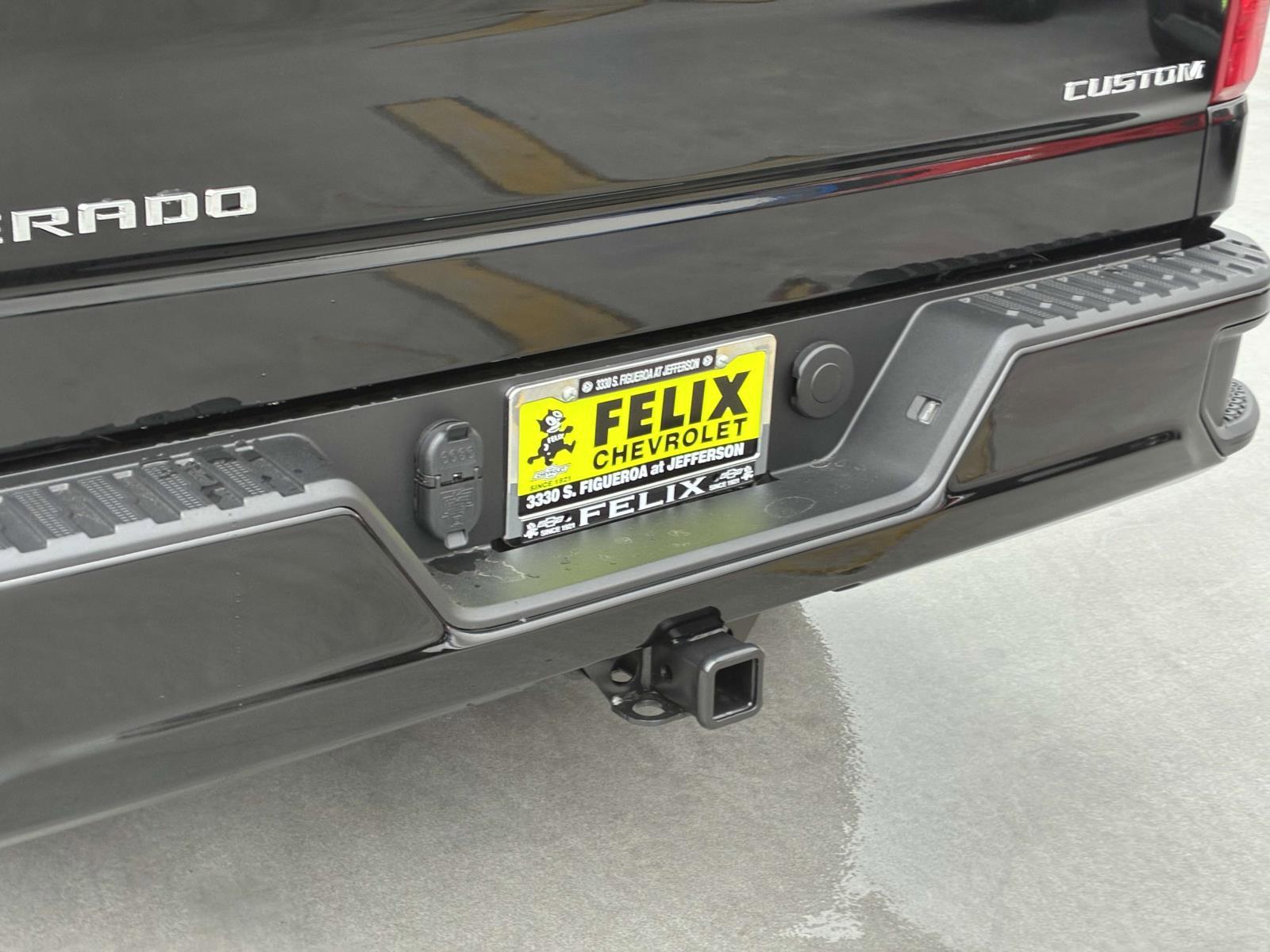 2025 Chevrolet Silverado 1500 Vehicle Photo in LOS ANGELES, CA 90007-3794