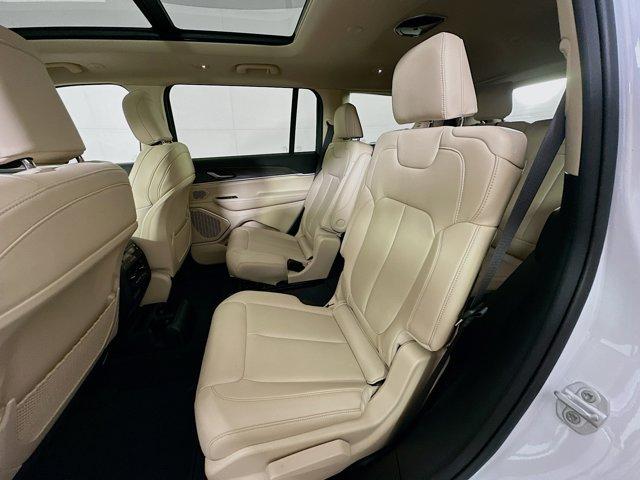 2022 Jeep Grand Cherokee L Vehicle Photo in Doylsetown, PA 18901