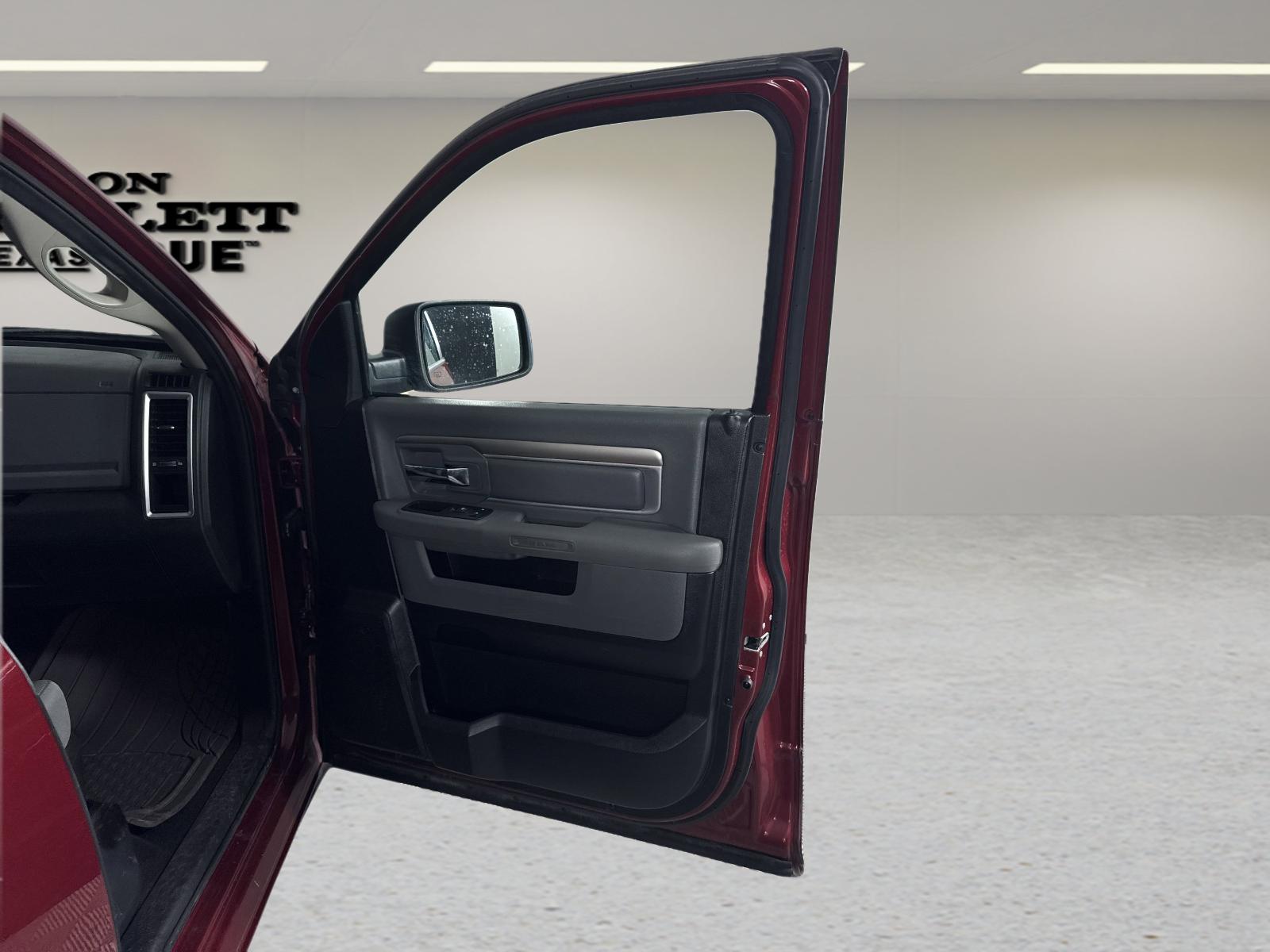 2015 Ram 1500 Vehicle Photo in GEORGETOWN, TX 78626-7508