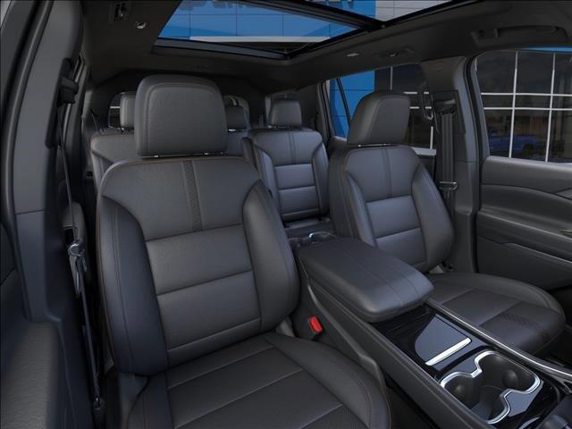 2025 Chevrolet Traverse Vehicle Photo in ROXBORO, NC 27573-6143