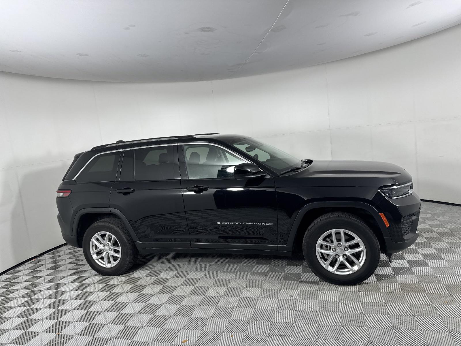 2024 Jeep Grand Cherokee Vehicle Photo in GEORGETOWN, TX 78626-7508