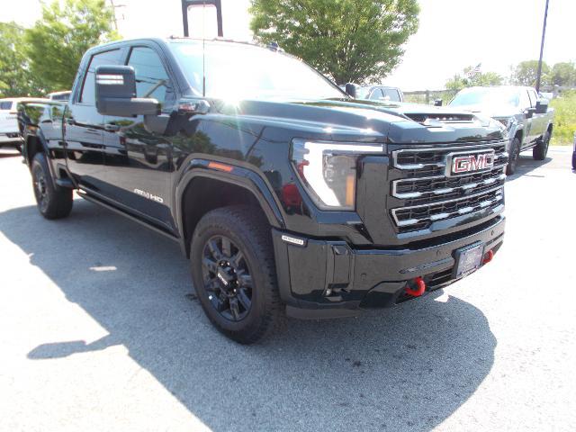 2025 GMC Sierra 2500 HD Vehicle Photo in LOWELL, MA 01852-4336
