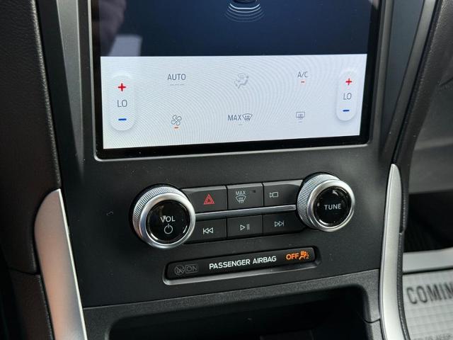 2024 Ford Edge Vehicle Photo in COLUMBIA, MO 65203-3903