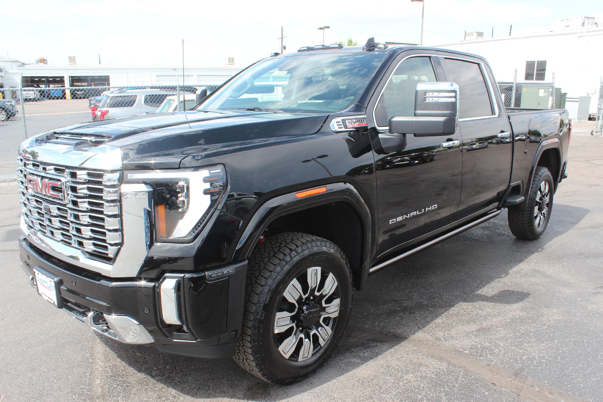 2025 GMC Sierra 2500 HD Vehicle Photo in AURORA, CO 80012-4011