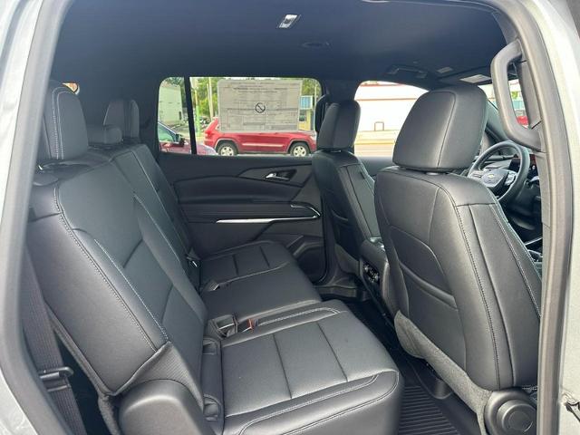 2025 Chevrolet Traverse Vehicle Photo in COLUMBIA, MO 65203-3903