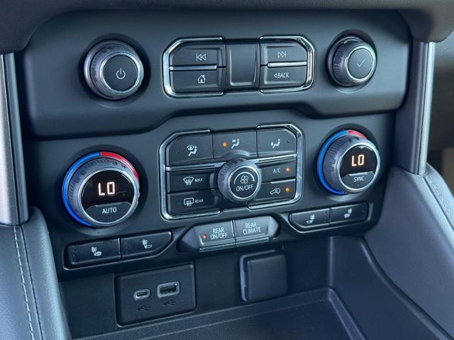 2021 Chevrolet Tahoe Vehicle Photo in COLUMBIA, MO 65203-3903