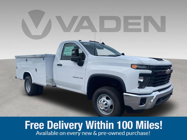 2024 Chevrolet Silverado 3500 HD CC Vehicle Photo in SAVANNAH, GA 31406-4513