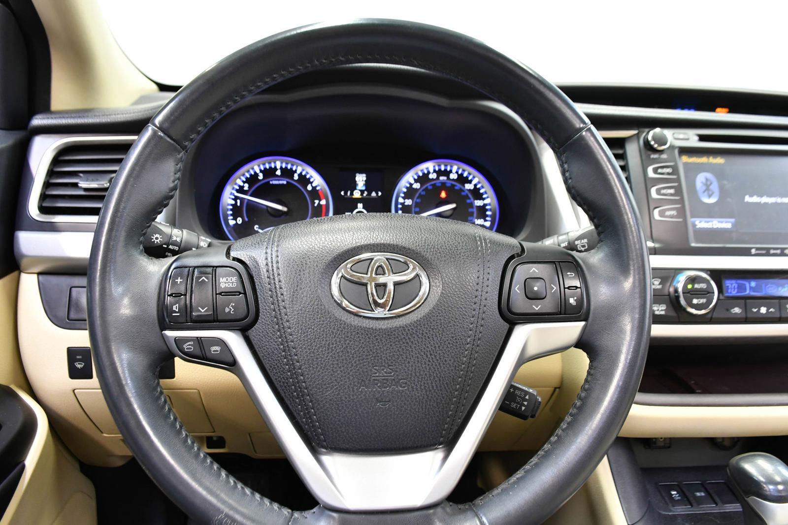 2016 Toyota Highlander Vehicle Photo in DALLAS, TX 75235