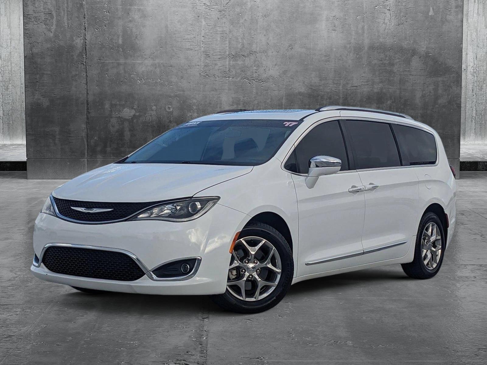 2017 Chrysler Pacifica Vehicle Photo in WEST PALM BEACH, FL 33407-3296