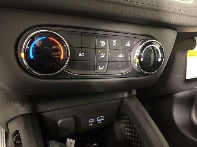 2025 Chevrolet Trailblazer Vehicle Photo in PHOENIX, AZ 85014-3381