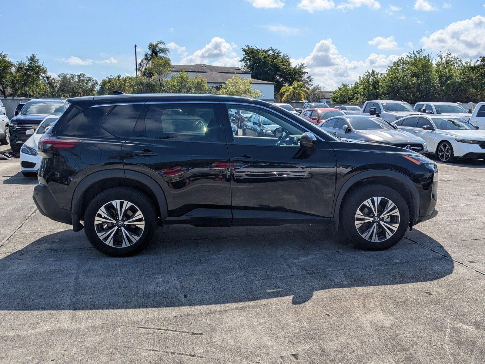 2021 Nissan Rogue Vehicle Photo in PEMBROKE PINES, FL 33024-6534