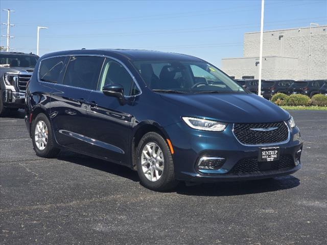 Used 2023 Chrysler Pacifica Touring L with VIN 2C4RC1BG9PR553115 for sale in Saint Peters, MO