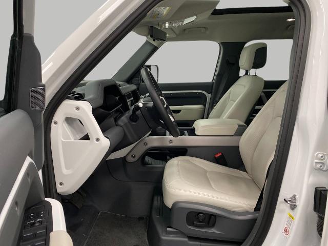 2024 Defender Vehicle Photo in Appleton, WI 54913