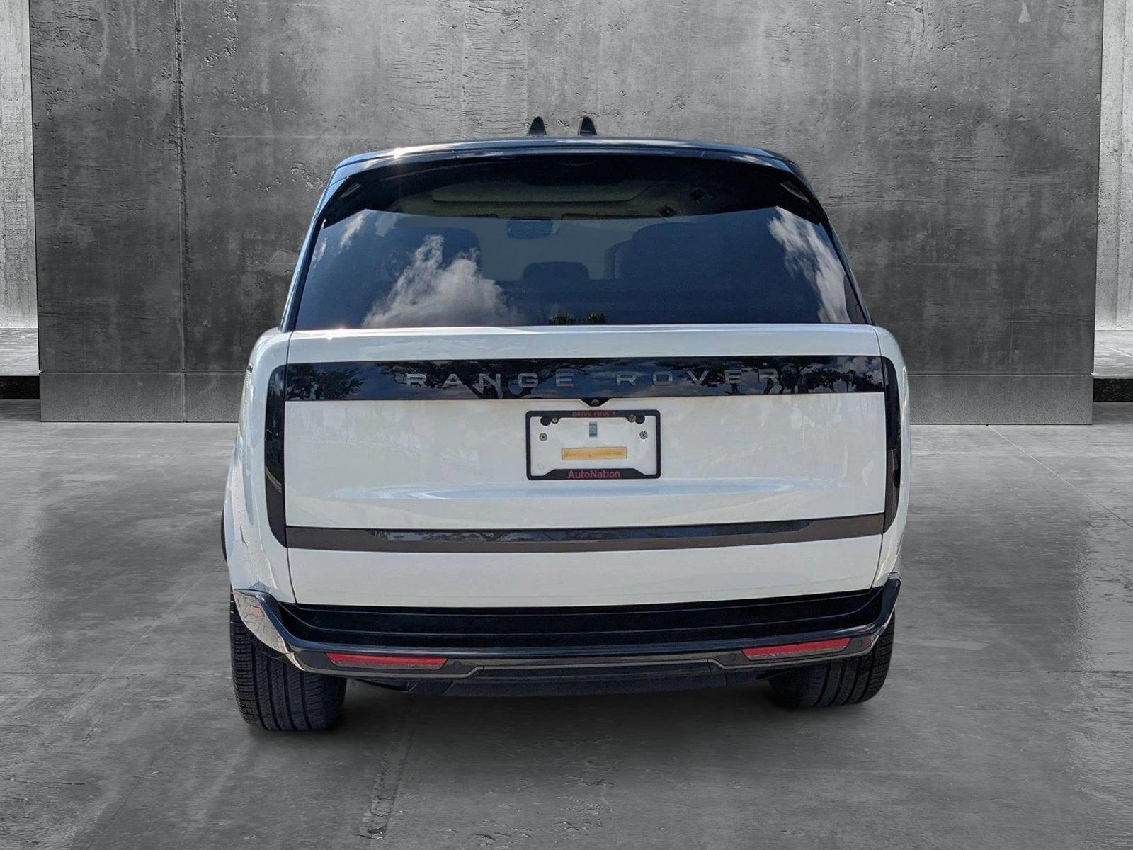 2025 Land Rover Range Rover Vehicle Photo in Pompano Beach, FL 33064