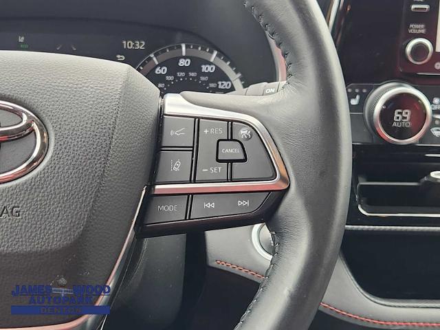 2021 Toyota Highlander Vehicle Photo in DENTON, TX 76210-9321