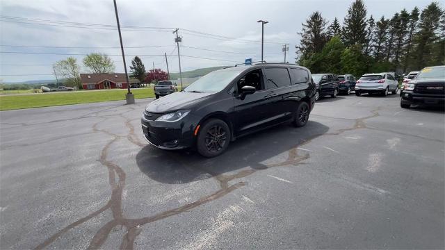 2020 Chrysler Pacifica Vehicle Photo in TULLY, NY 13159-3159