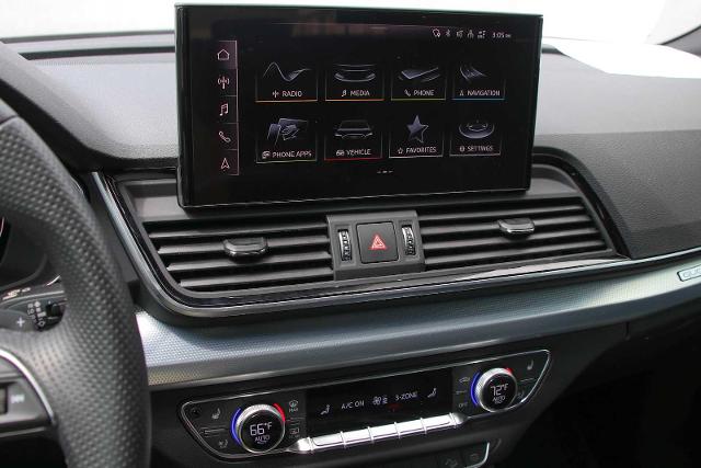2024 Audi Q5 Vehicle Photo in SUGAR LAND, TX 77478