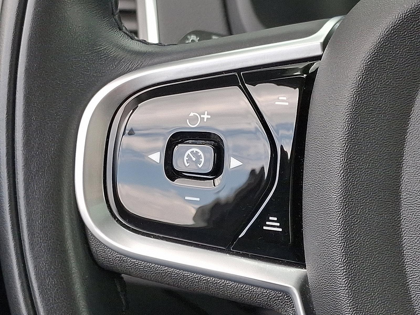 2022 Volvo XC90 Vehicle Photo in Trevose, PA 19053