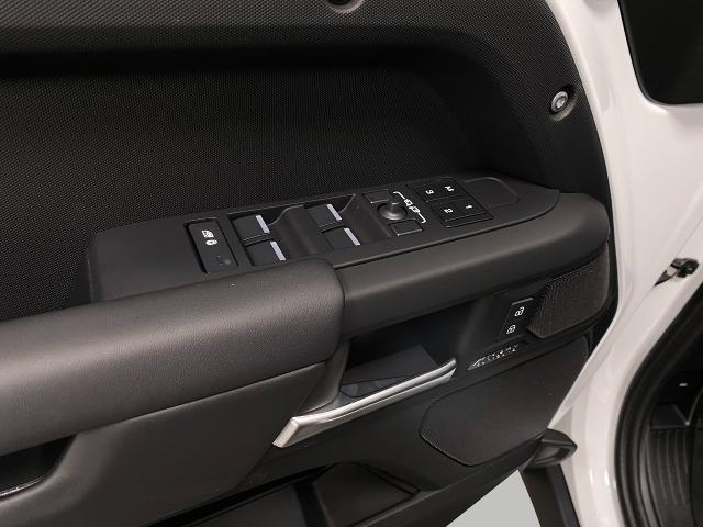 2025 Defender Vehicle Photo in Appleton, WI 54913
