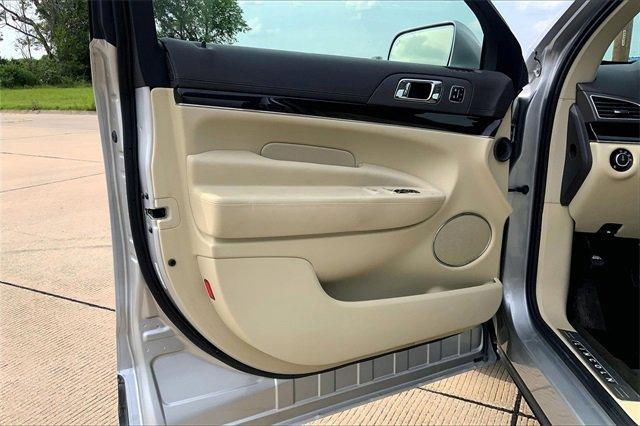 2019 Lincoln MKT Vehicle Photo in TOPEKA, KS 66609-0000