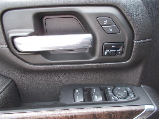 2023 GMC Sierra 2500 HD Vehicle Photo in LOWELL, MA 01852-4336