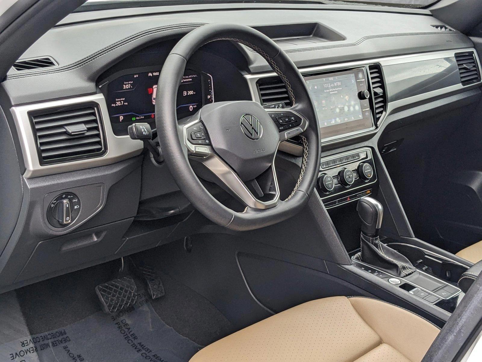 2023 Volkswagen Atlas Cross Sport Vehicle Photo in Tampa, FL 33614