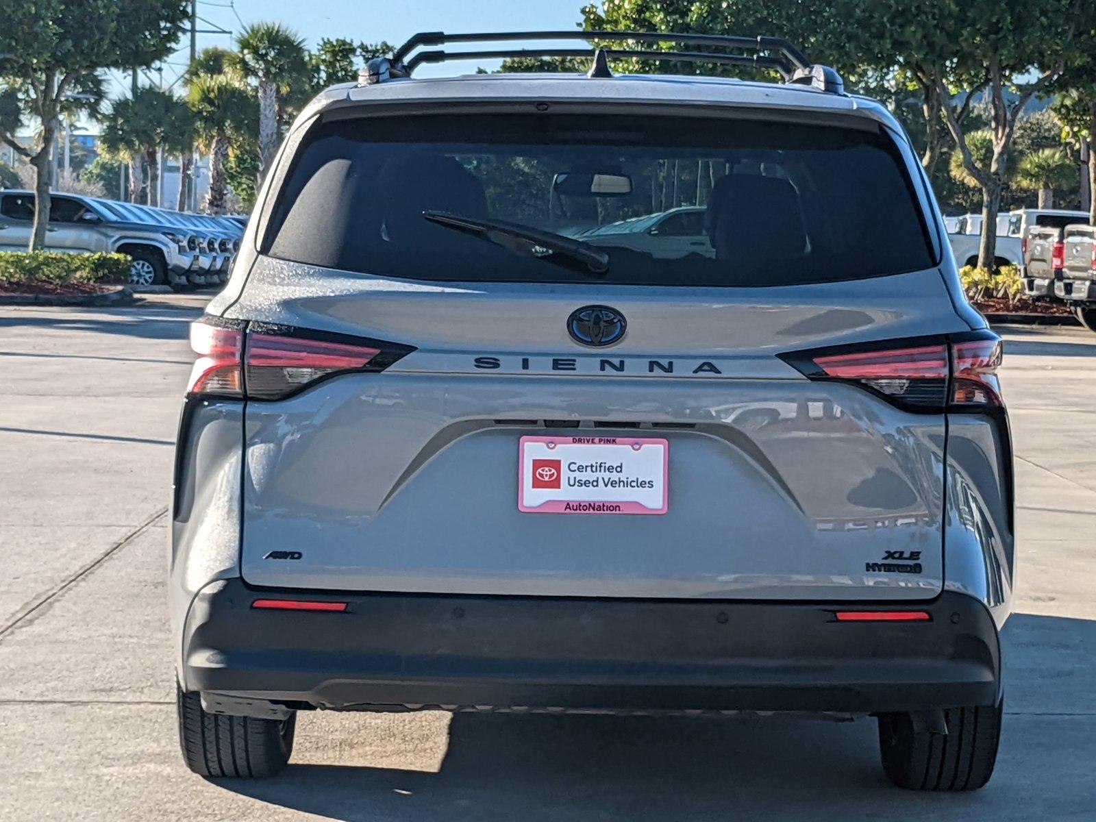 2022 Toyota Sienna Vehicle Photo in Davie, FL 33331