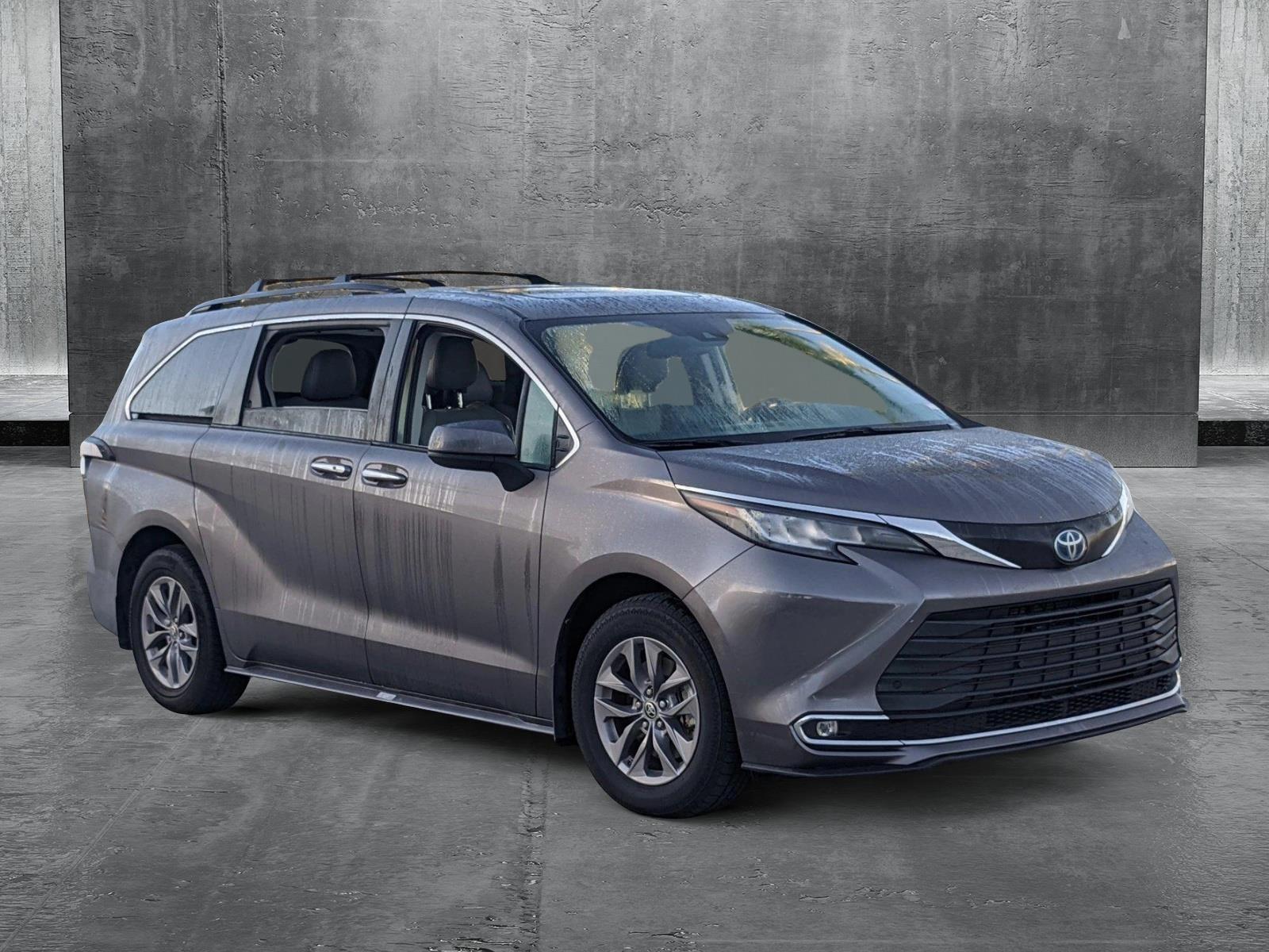 2022 Toyota Sienna Vehicle Photo in Davie, FL 33331