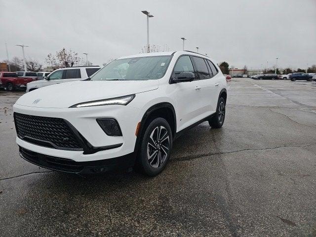 2025 Buick Enclave Vehicle Photo in Fishers, IN 46038