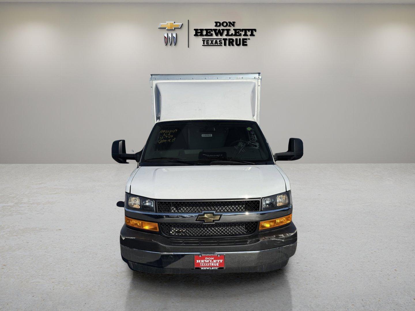 2024 Chevrolet Express Cutaway 3500 Vehicle Photo in GEORGETOWN, TX 78626-7508