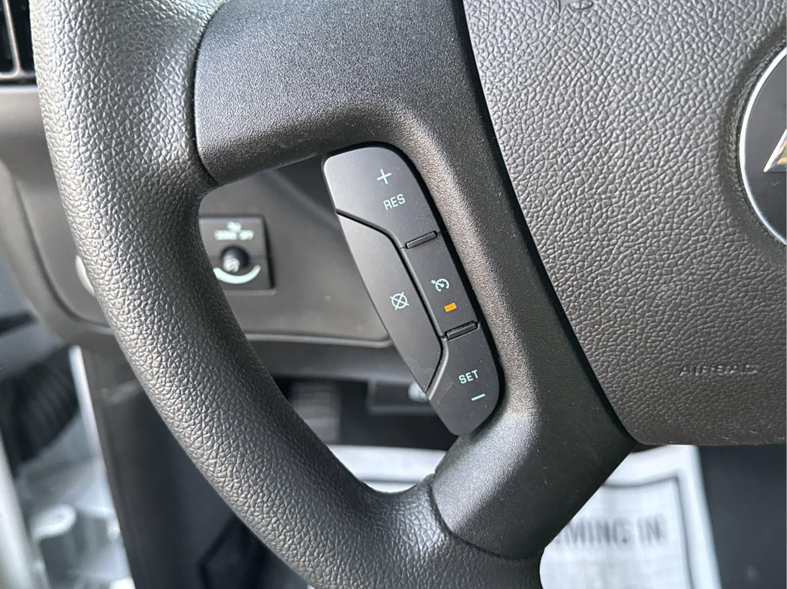 2024 Chevrolet Express Cutaway 3500 Vehicle Photo in GEORGETOWN, TX 78626-7508