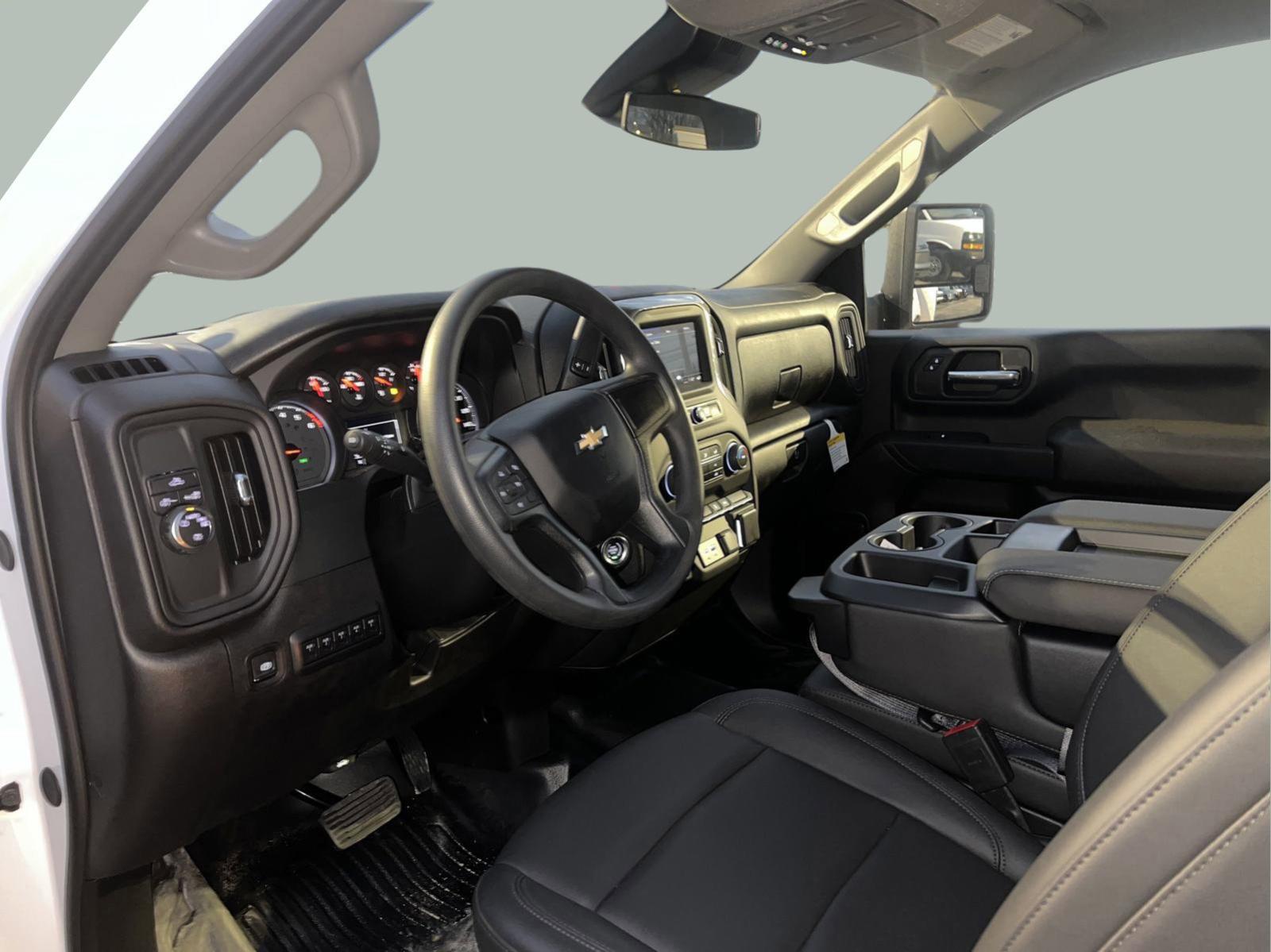 2024 Chevrolet Silverado 3500 HD Chassis Cab Vehicle Photo in GEORGETOWN, TX 78626-7508
