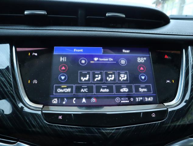 2023 Cadillac XT6 Vehicle Photo in DETROIT, MI 48207-4102
